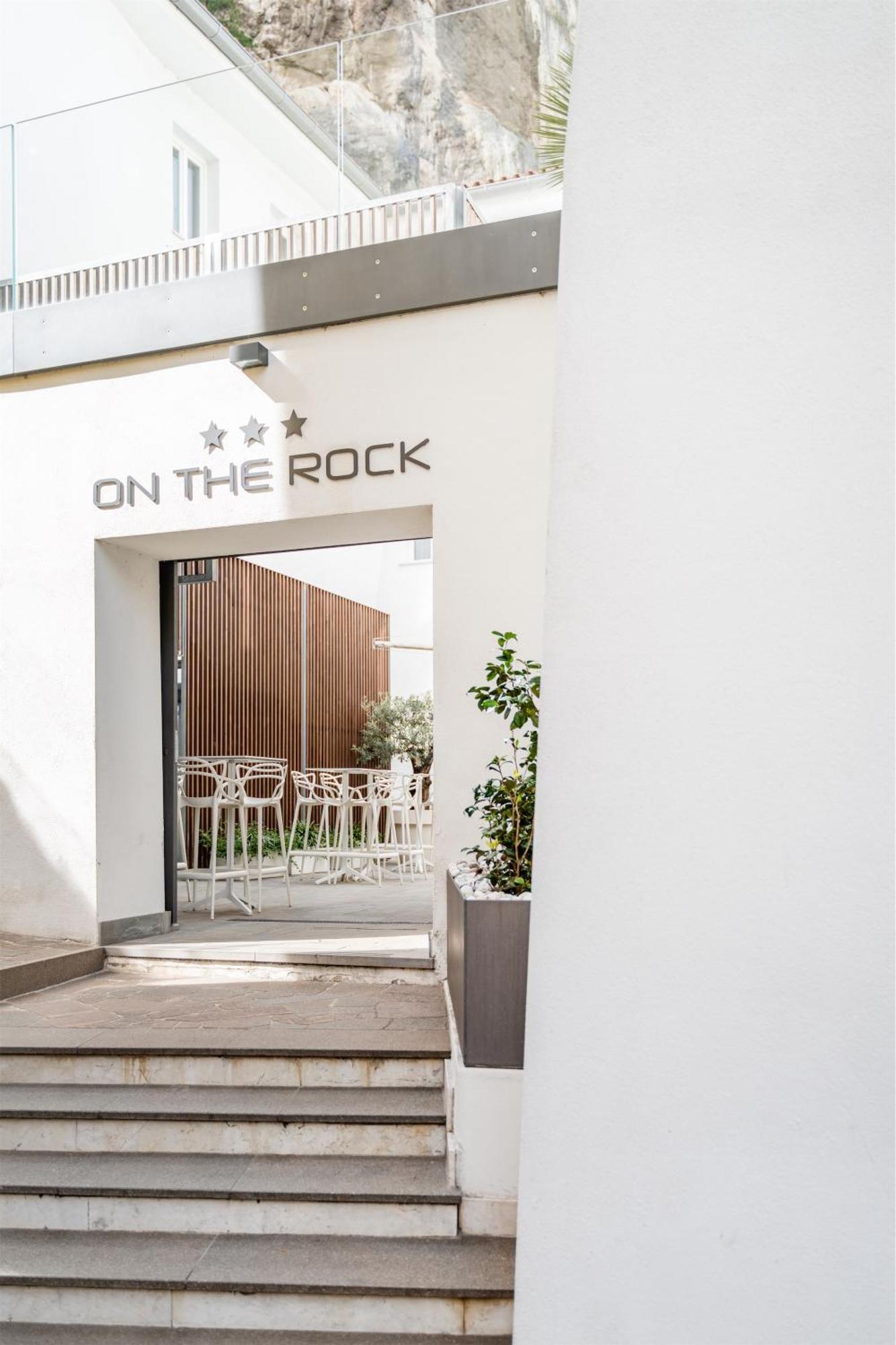 Hotel On The Rock 3*