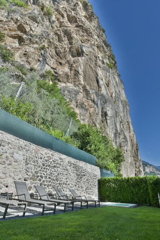 On The Rock Hotel
